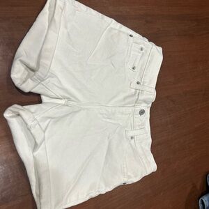 Levi’s Women's White Denim Shorts Size 28
